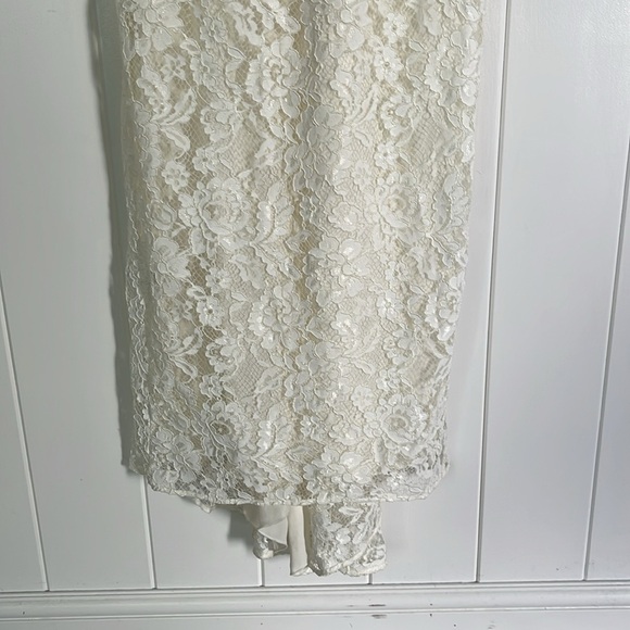 Pinko Cream Long Sleeve lace Dress
Size 4 - Picture 4 of 13